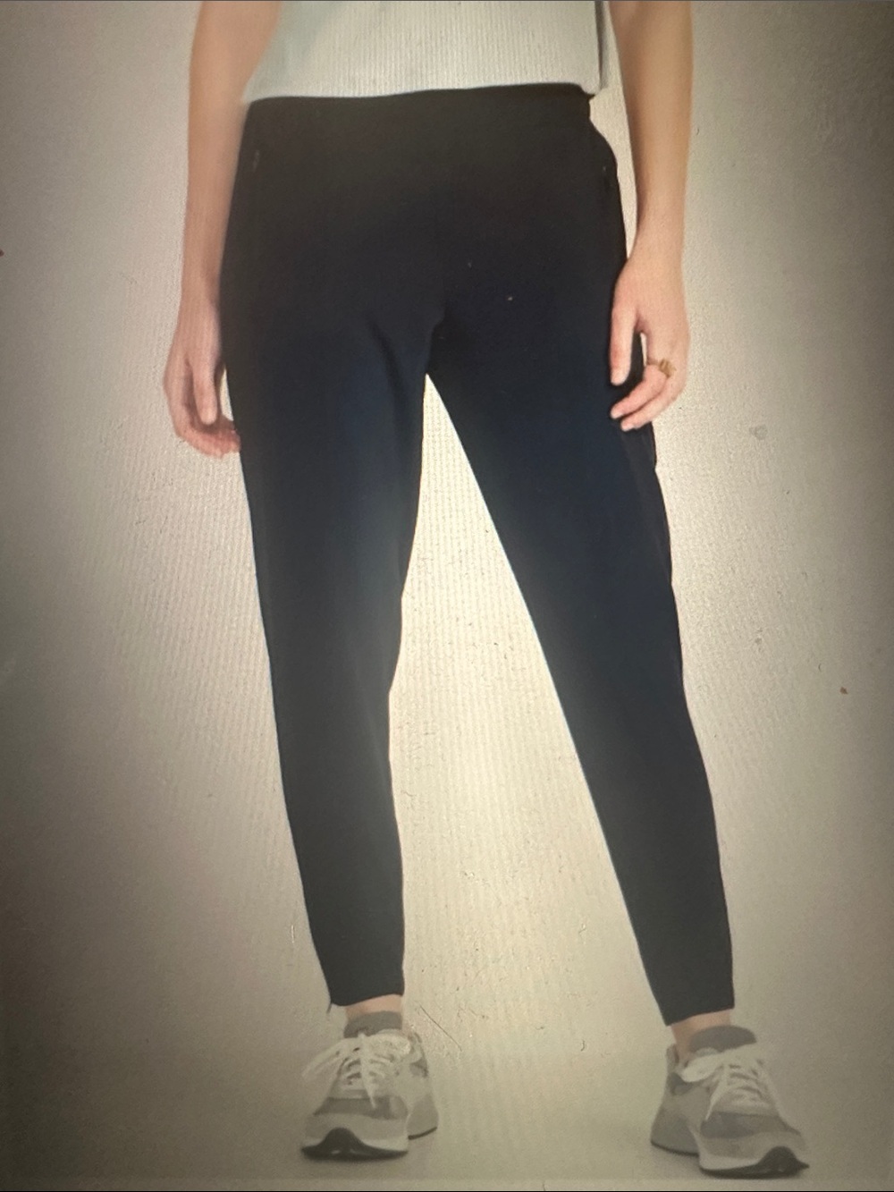 Old Navy Active Stretch Tech Joggers in Navy, size Large